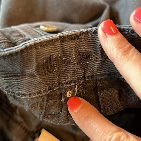 Kut from the Kloth Black shorts size 6 - Picture 9 of 10